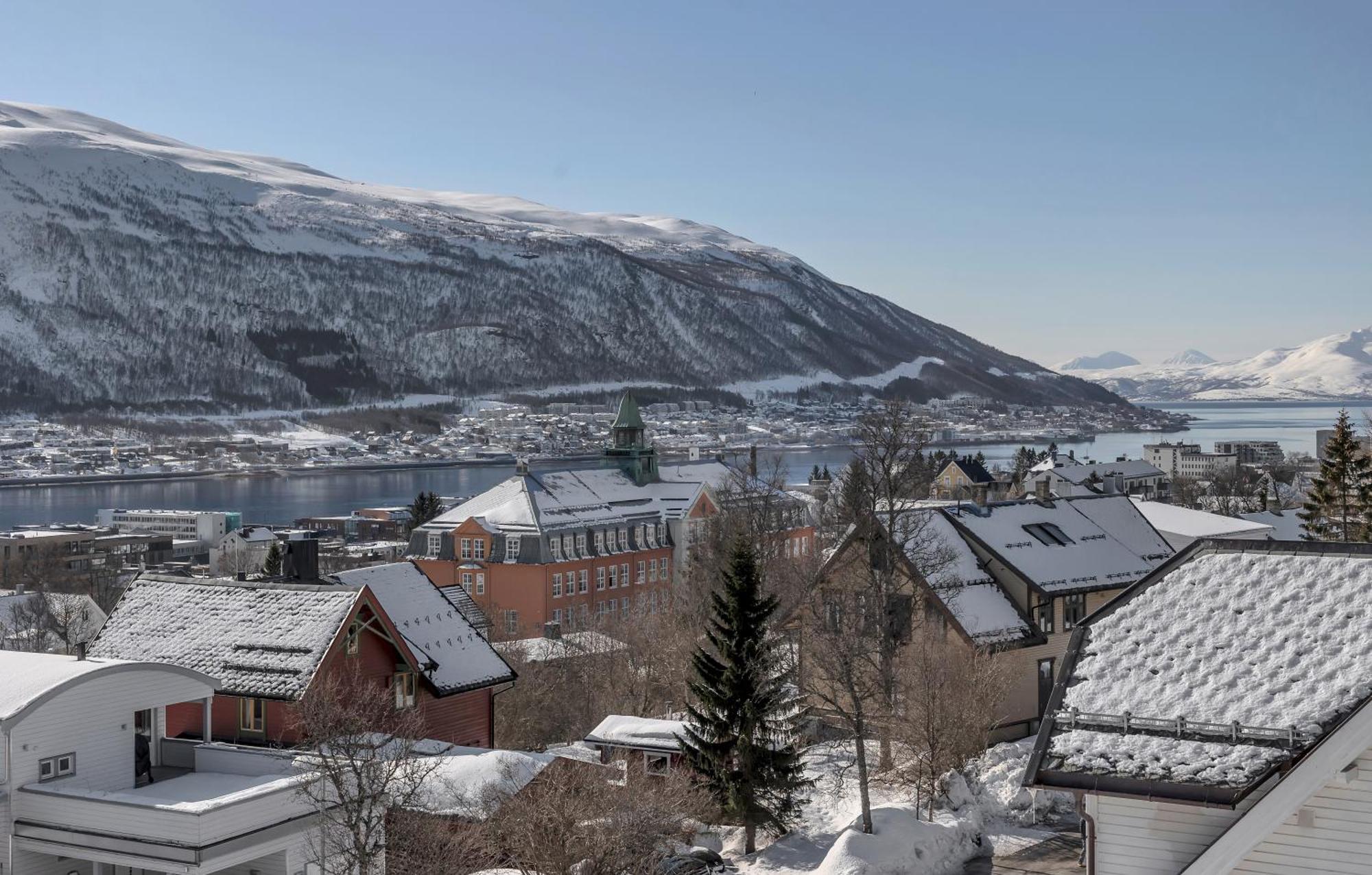 Cozy Central Loft Apartment With Amazing View Tromso Luaran gambar