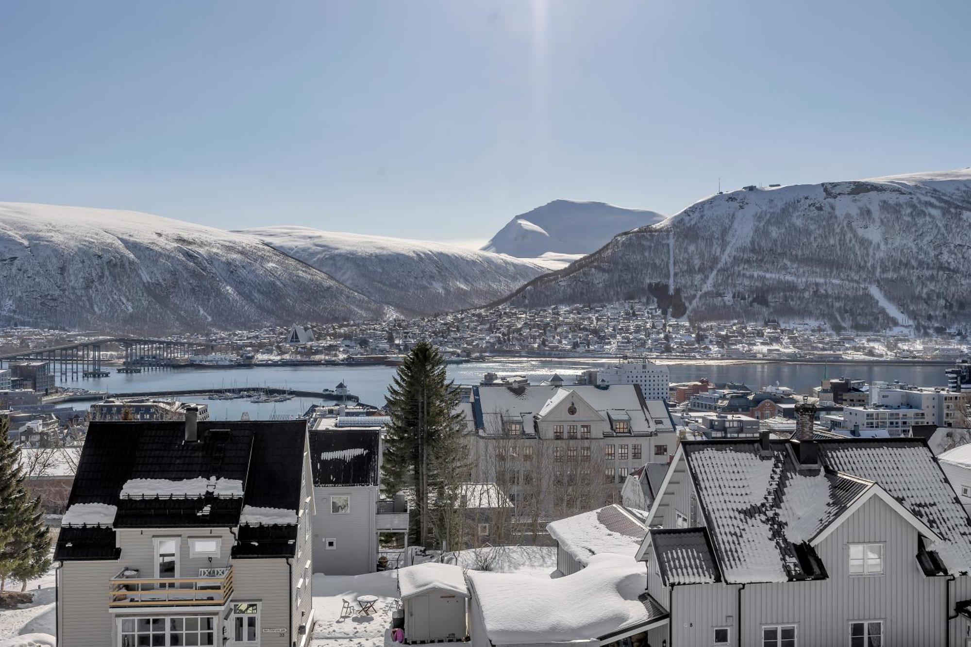 Cozy Central Loft Apartment With Amazing View Tromso Luaran gambar